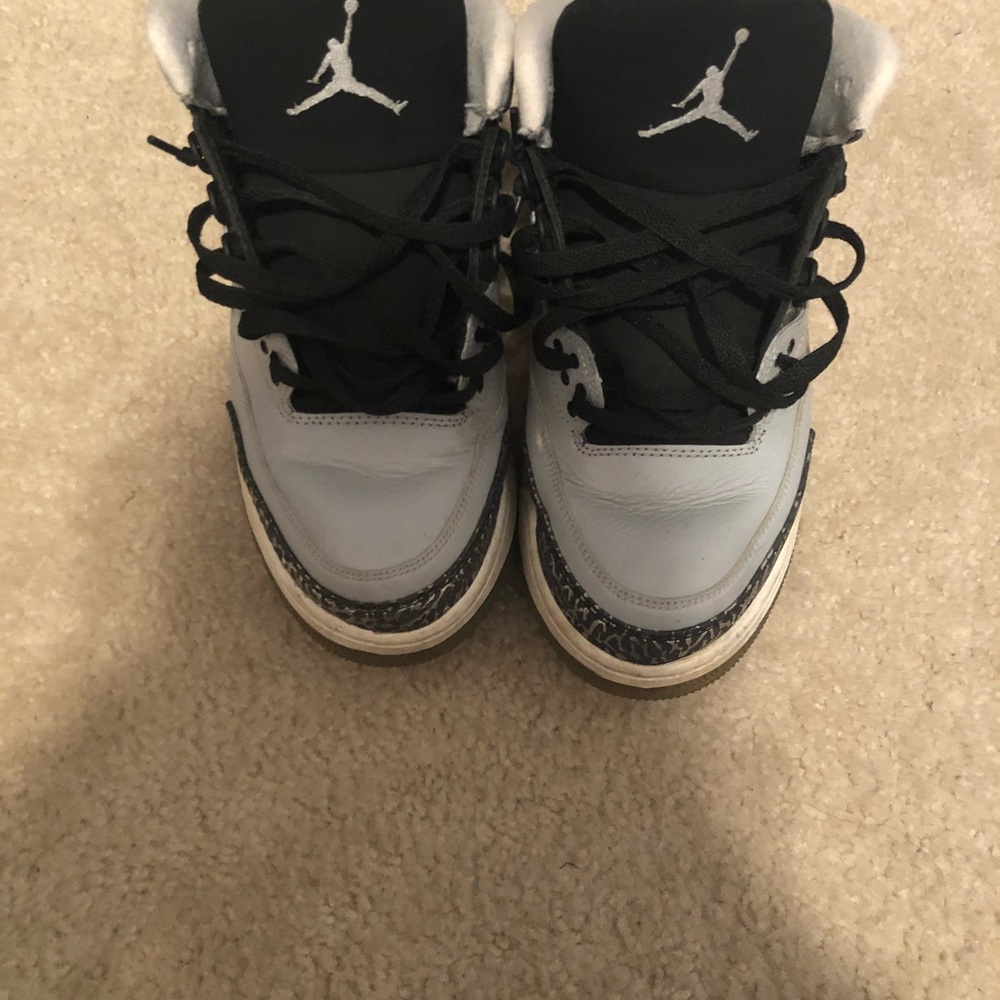 Air Jordan Retro 3 Wolf Grey